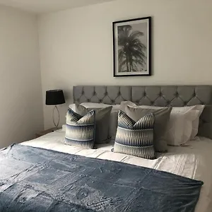 https://top-location-luton.cambridgehotelsuk.com