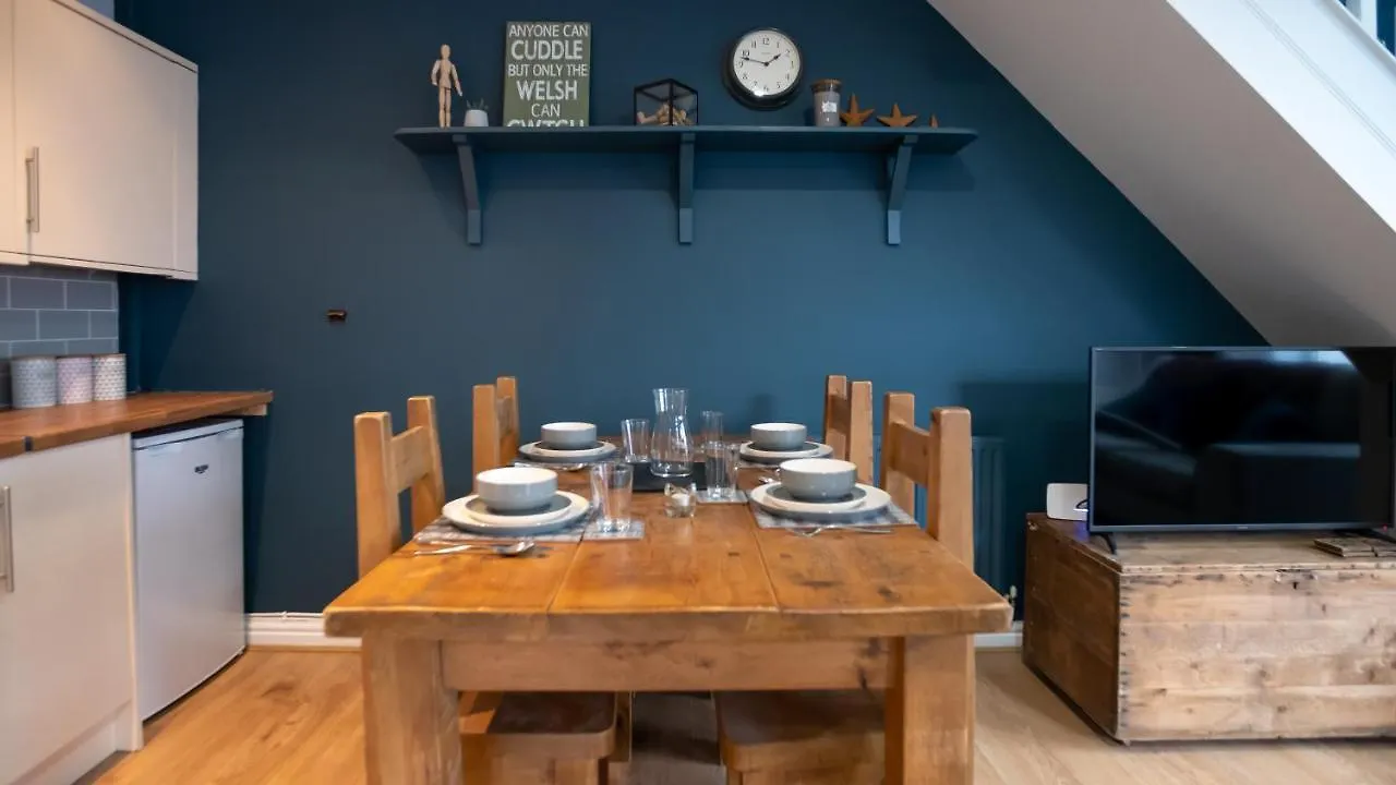 Lovely Coach House With Free Parking Cardiff 0*,
