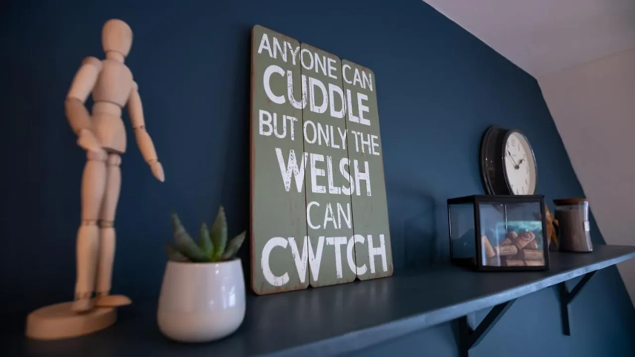 Lovely Coach House With Free Parking Cardiff Holiday home