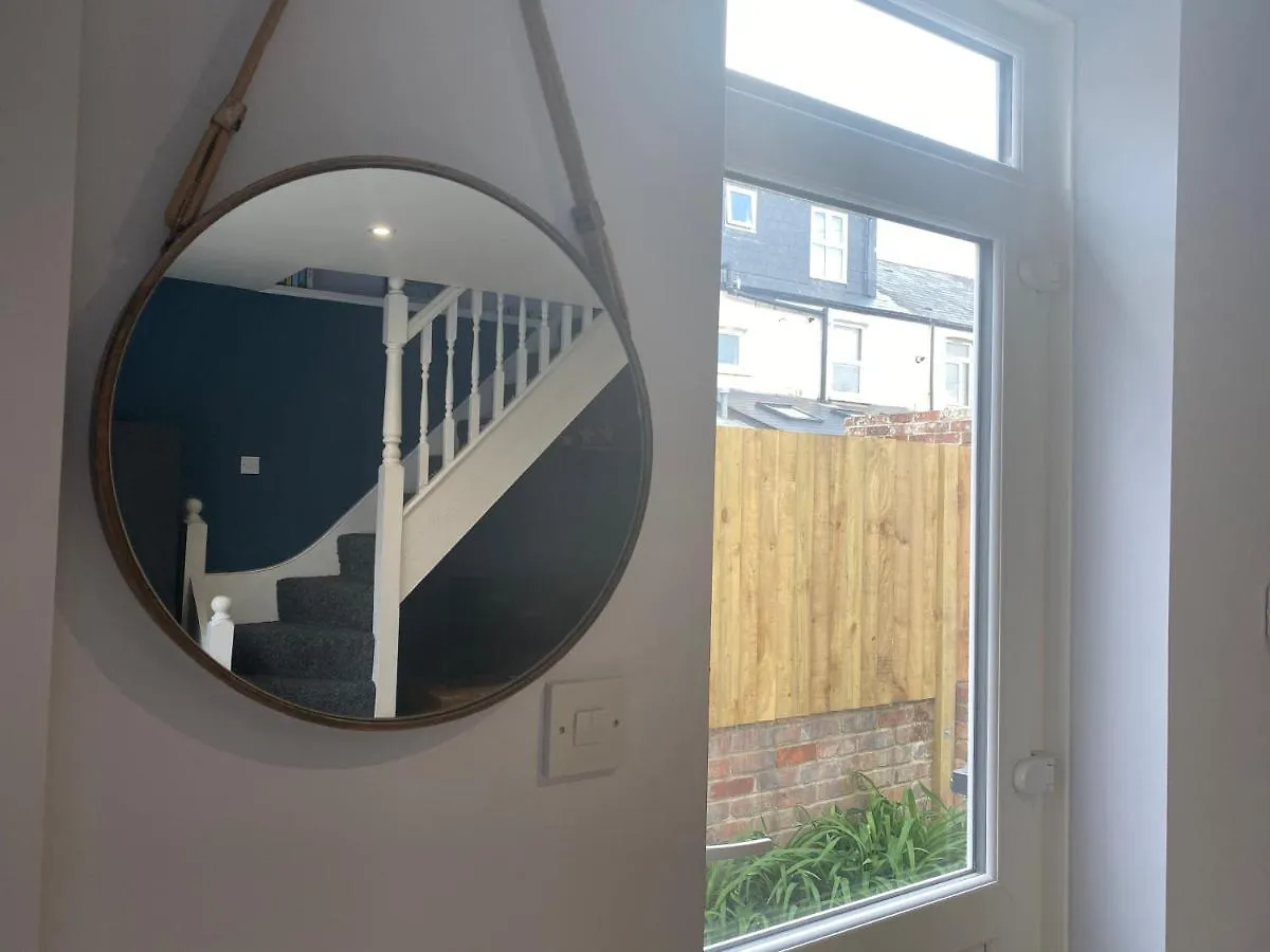 Holiday home Lovely Coach House With Free Parking Cardiff United Kingdom